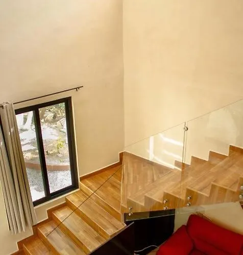 Casa Rosse